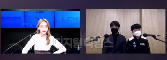 LCK 10°³ ÆÀ °¨µ¶¡¤¼±¼ö ¸¸ÀåÀÏÄ¡ "´ã¿ø ±â¾Æ°¡ ¿ì½ÂÈĺ¸"¡¦"13ÀÏ ¹«°üÁß ¿Â¶óÀÎ ÁøÇà" LCK 10°³ ÆÀ °¨µ¶¡¤¼±¼ö ¸¸ÀåÀÏÄ¡ "´ã¿ø ±â¾Æ°¡ ¿ì½ÂÈĺ¸"¡¦"13ÀÏ ¹«°üÁß ¿Â¶óÀÎ ÁøÇà"